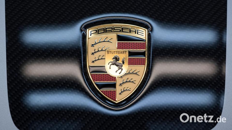 Der Sportwagenbauer muss beim Gewinn heftige Einbußen hinnehmen. (Archivbild) Bild: Marijan Murat/dpa