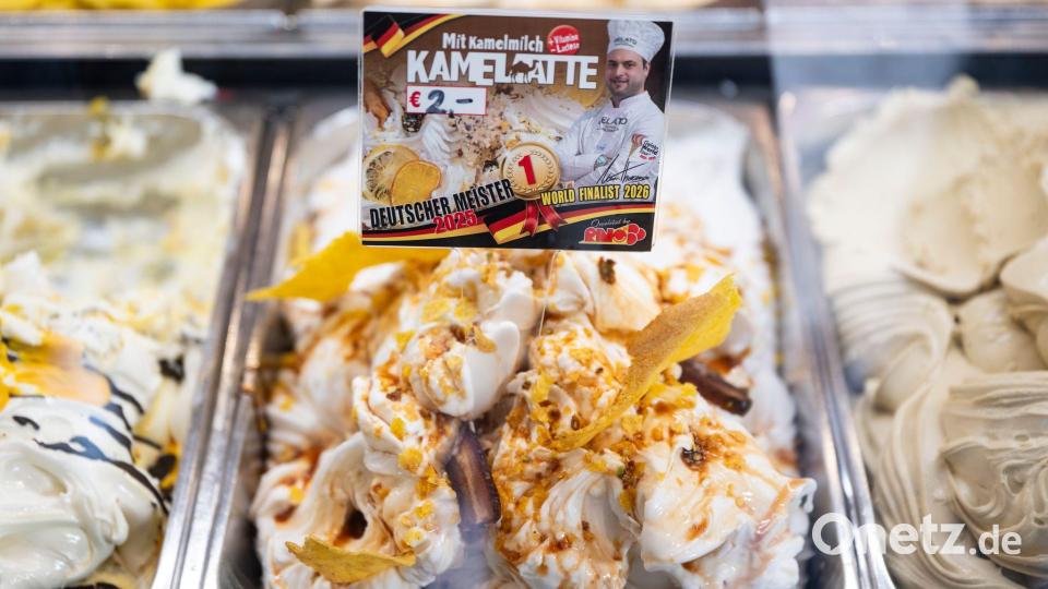 Kamelmilch-Eis liegt im Eiscafe Rino in der Auslage. Bild: Marijan Murat/dpa