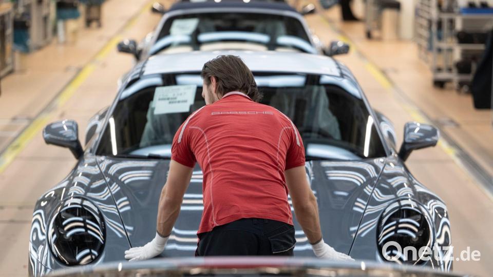 Ein Strategieschwenk kostet die Schwaben viel Geld. (Archivbild) Bild: Marijan Murat/dpa