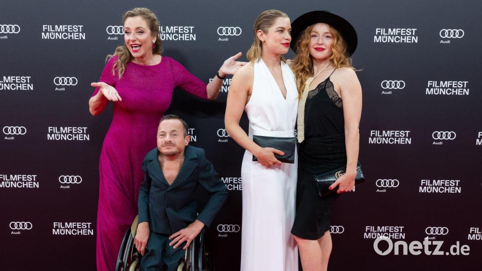 Erwin Aljukic auf dem Roten Teppich - er wollte ins Rathaus. (Archivbild) Bild: Sven Hoppe/dpa