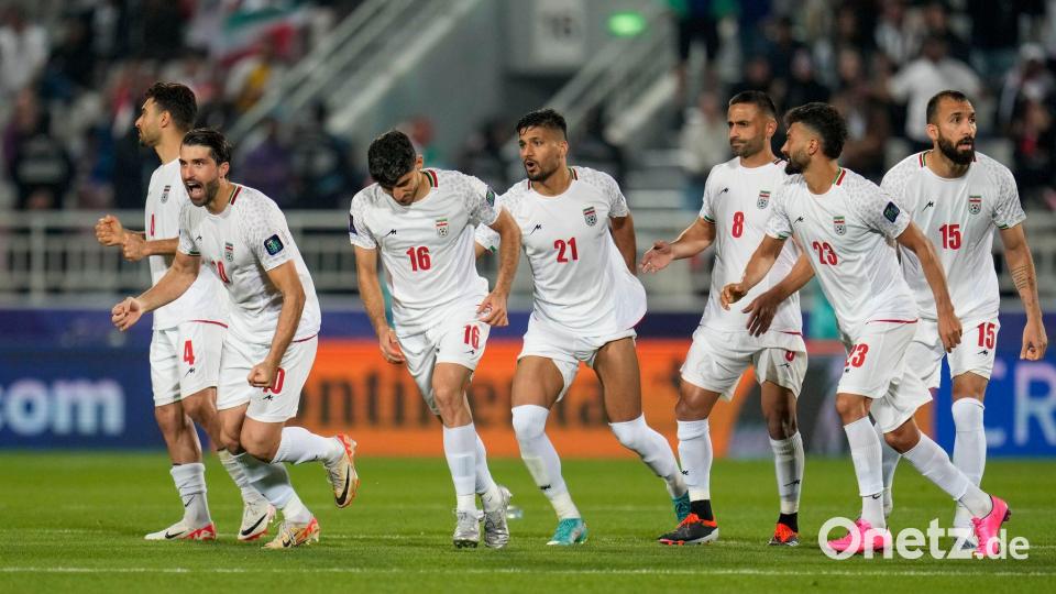 Die iranische Nationalmannschaft ist für die WM im Sommer in den USA, Kanada und Mexiko qualifiziert. (Archivbild) Bild: Aijaz Rahi/AP/dpa