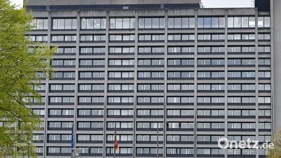 Viel Beton: Das Gebäude im Norden Frankfurts ist im Stil des Brutalismus errichtet. (Archivbild) Bild: Arne Dedert/dpa