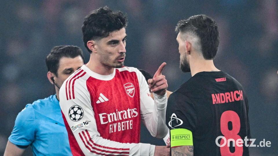 Nach dem Spiel gab es für Havertz (l) und Andrich Redebedarf. Bild: Anke Waelischmiller/dpa