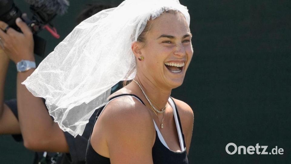 Die verlobte Aryna Sabalenka trägt einen Brautschleier. Bild: Charles Baus/CSM via ZUMA Press Wire/dpa