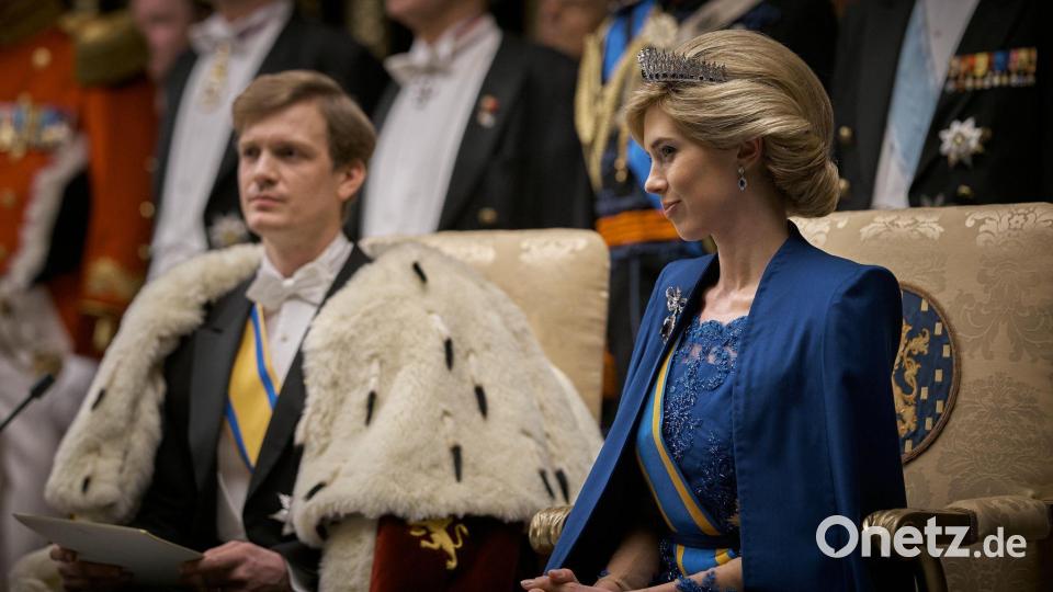 Willem-Alexander (Martijn Lakemeier) und Máxima (Delfina Chaves) in einer Szene der zweiten „Máxima“-Staffel. Bild: -/RTL / 2025 Millstreet Films/dpa
