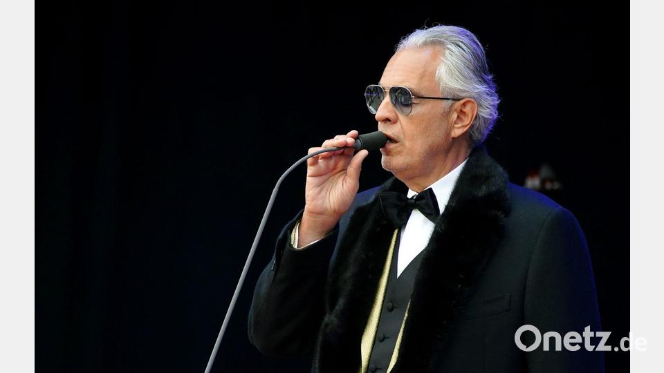 Andrea Bocelli sang zu Beginn seiner Karriere hauptsächlich Pop - erst später verlagerte er den Schwerpunkt auf Klassik. (Archivbild) Bild: Peter Byrne/PA Wire/dpa