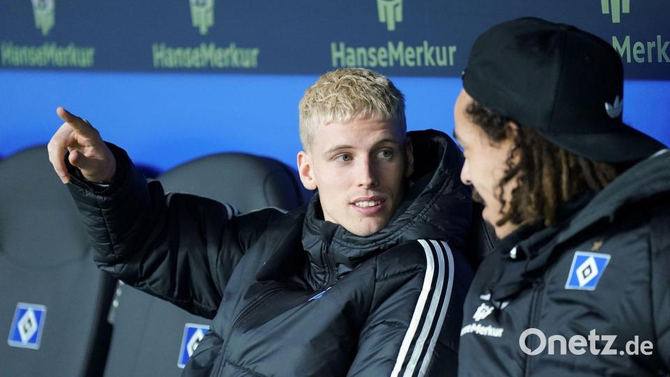 Albert Grönbaek (l.) ist zurück im Mannschaftstraining des HSV. Bild: Marcus Brandt/dpa