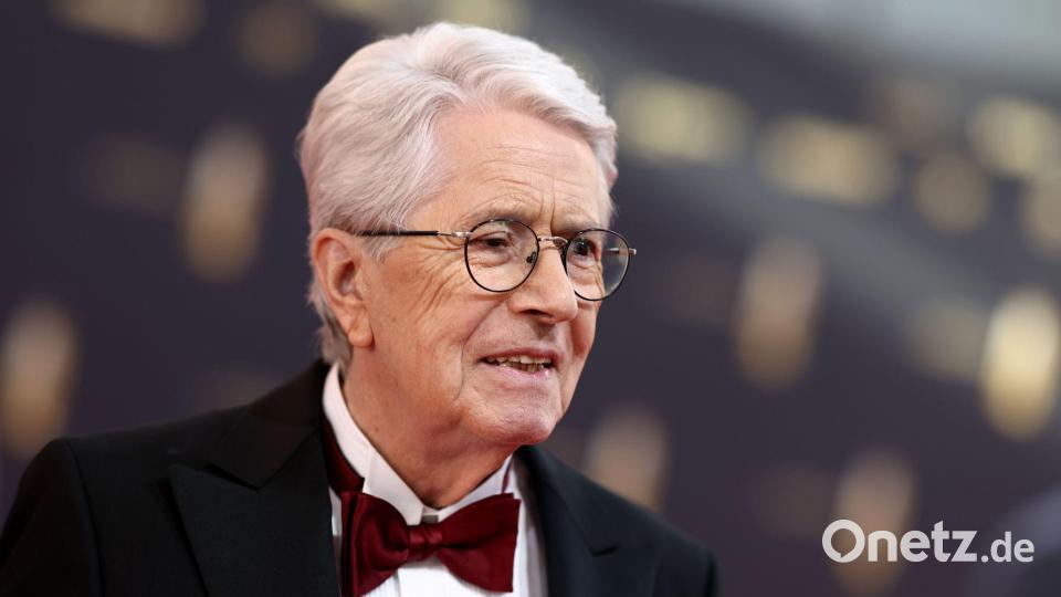 Der TV-Moderator Frank Elstner bekommt einen Grimme-Sonderpreis. (Archivbild) Bild: Rolf Vennenbernd/dpa