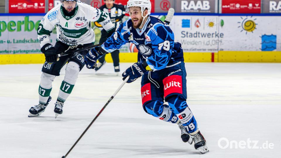 Calvin Pokorny bleibt bei den Blue Devils Weiden. Bild: Elke Englmaier