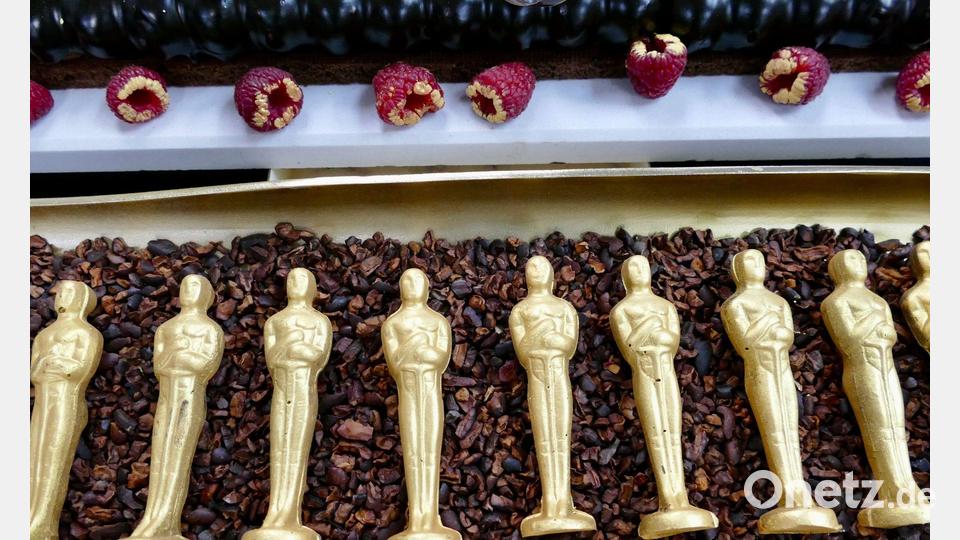 Alle Oscar-Gäste bekommen einen vergoldeten Schokoladen-Oscar. Bild: Barbara Munker/dpa