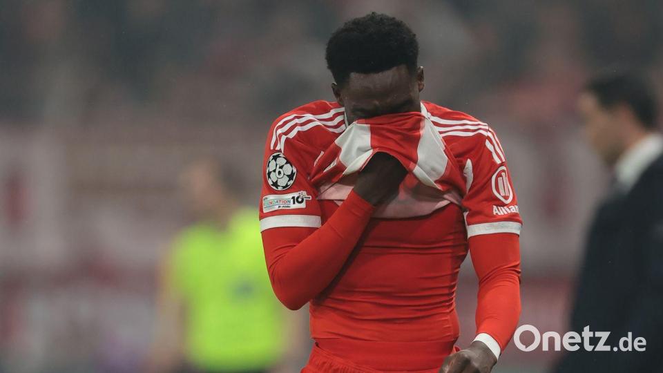 Ein frustrierter Alphonso Davies nach seiner nächsten Muskelverletzung in Bergamo. Bild: Jonathan Moscrop/CSM via ZUMA Press Wire/dpa