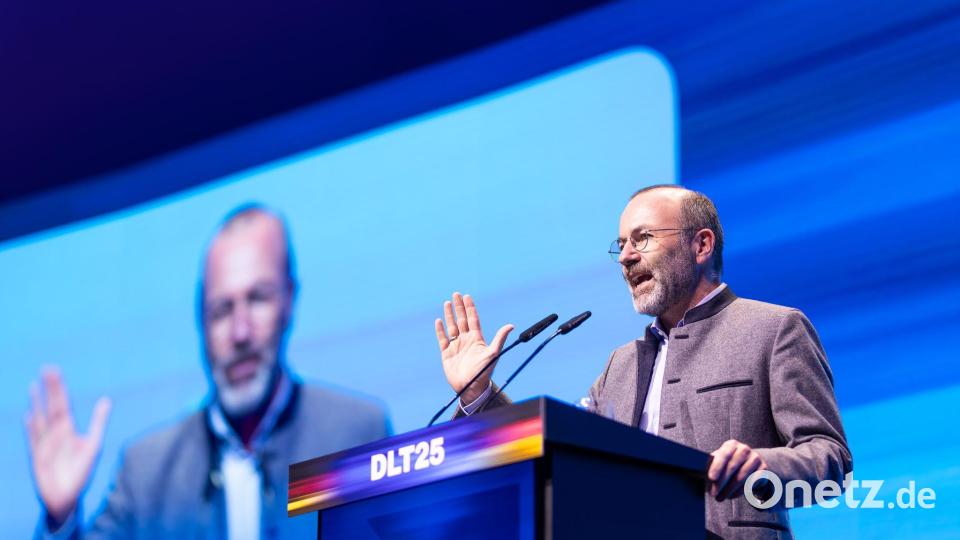 „Die Brandmauer steht. Wir wissen, wer unsere Feinde sind“, sagte Manfred Weber noch vor kurzem mit Blick auf die AfD in einem Interview. Archivbild: Philipp von Ditfurth/dpa