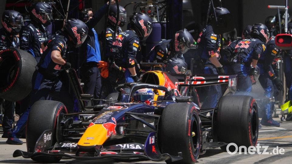 Max Verstappen ist mit seinem Red Bull überhaupt nicht zufrieden. Bild: Andy Wong/Pool AP/AP/dpa