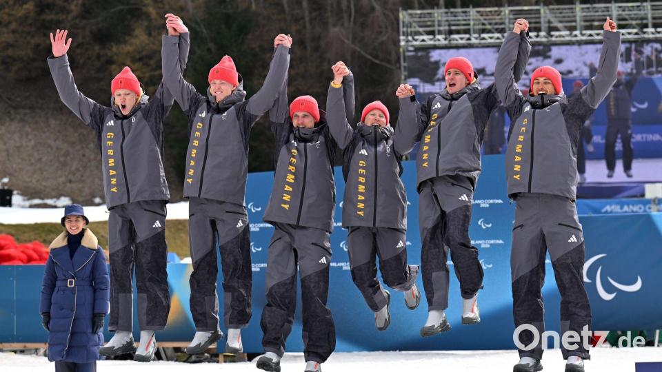 Deutschland jubelt über Silber in der Staffel. Bild: Martin Schutt/dpa