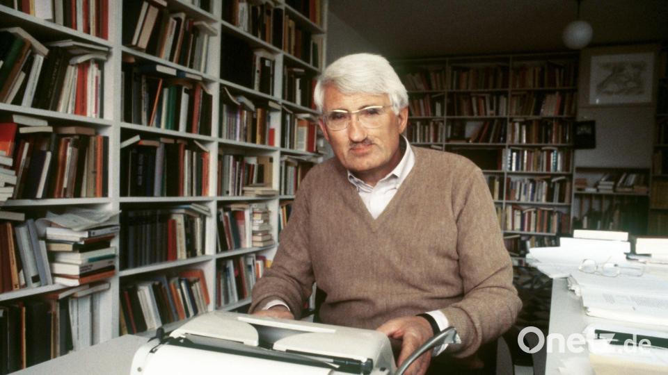 Jürgen Habermas 1981 in seinem Haus in Starnberg. (Archivbild) Bild: Roland Witschel/dpa