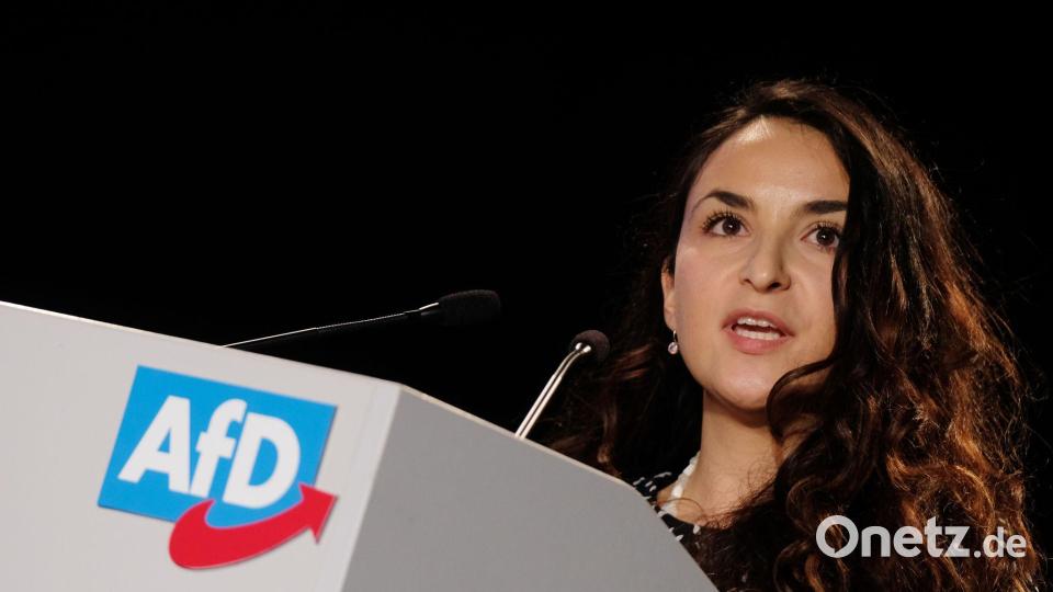 Will sich zu internen Chats nicht äußern: Die AfD-Politikerin Mary Khan. (Archivbild) Bild: Sebastian Willnow/dpa-Zentralbild/dpa