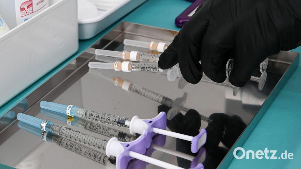 Zahlreiche Influencer machen auf Instagram Werbung für Schönheitseingriffe. (Symbolbild). Bild: Jens Kalaene/dpa-Zentralbild/dpa