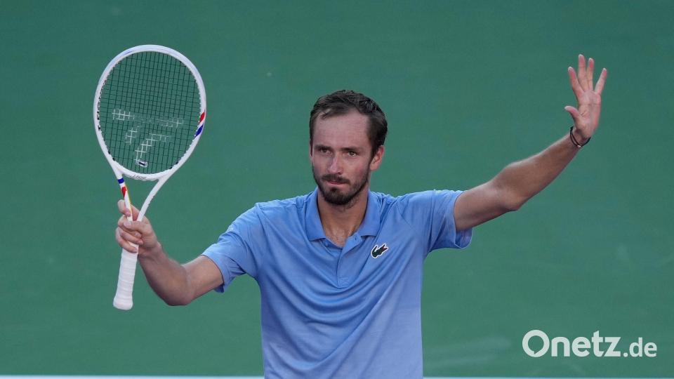 Der Russe Daniil Medvedev jubelt nach seinem Sieg. Bild: Mark J. Terrill/AP/dpa