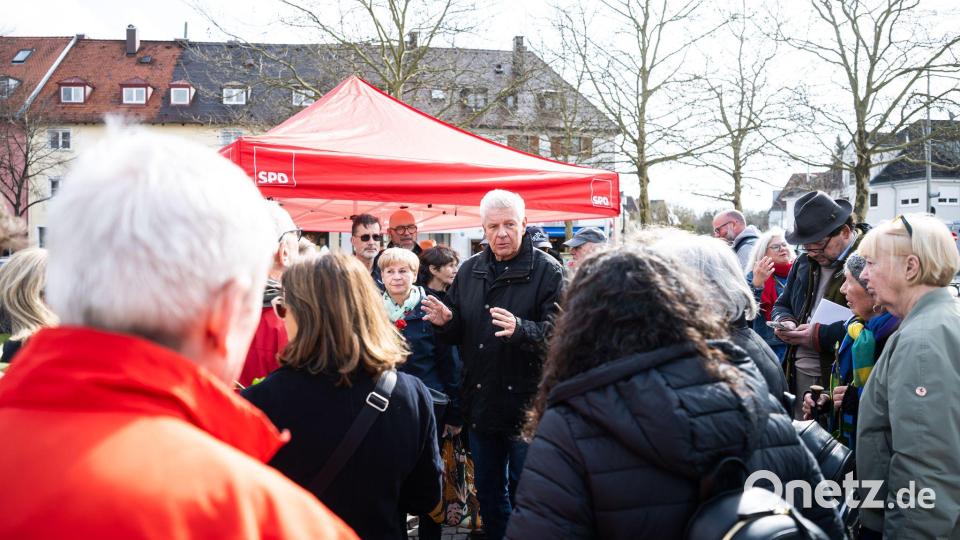Reiter muss sich bei seinen Auftritten auch kritischen Fragen stellen. Bild: Lukas Barth-Tuttas/dpa