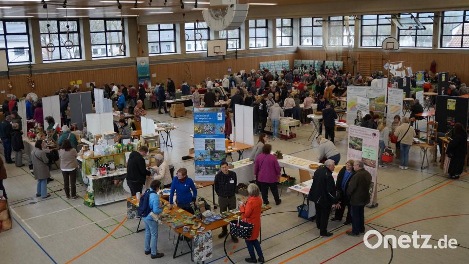 Vor den Ständen herrschte zum Teil dichtes Gedränge. Bild: wel