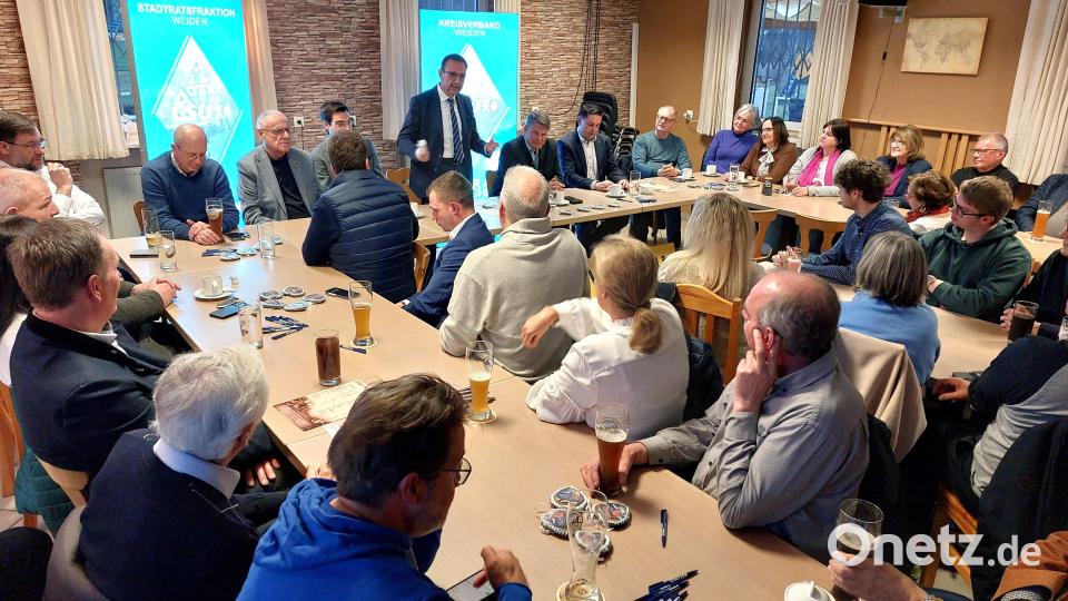 MdL Klaus Holetschek spricht beim CSU-Kreisverband. Bild: Kunz