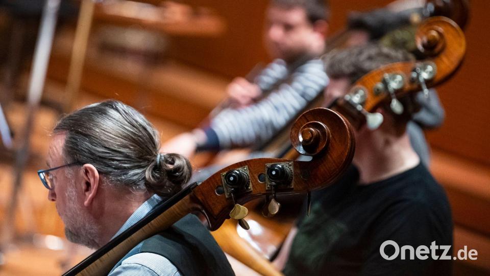 Die Bamberger Symphoniker proben im Konzert- und Kongresszentrum am Regnitzufer. Bild: Daniel Vogl/dpa