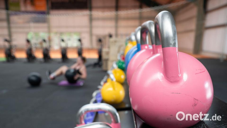 Krafttraining hat viele positive Effekte - auch aufs gesunde Altern. (Archivfoto) Bild: Sebastian Kahnert/dpa