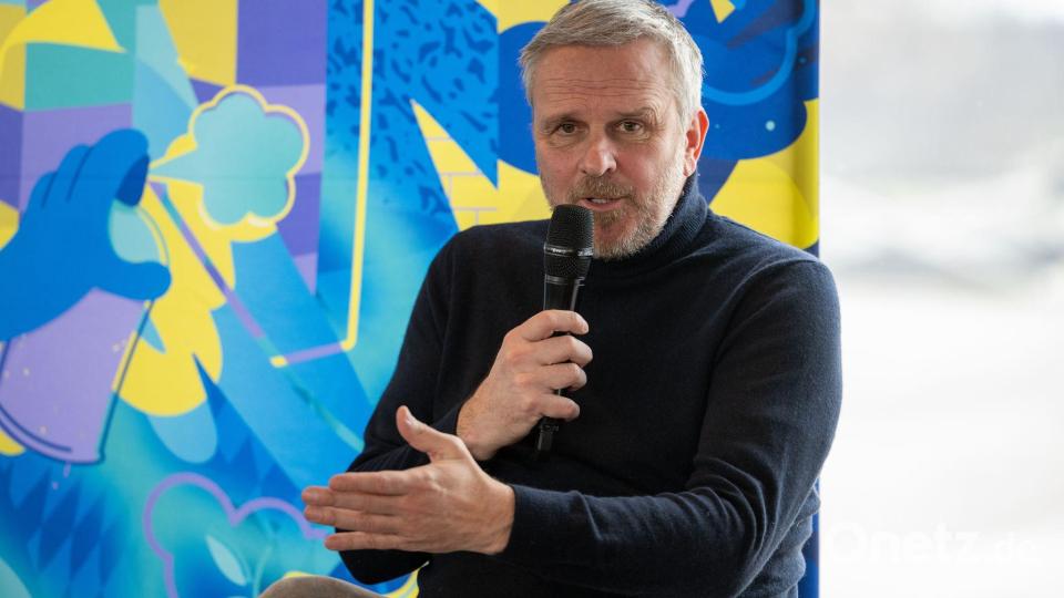 Dietmar Hamann hat die Bayern-Führung für ihr Vorgehen im Fall Luis Díaz scharf kritisiert. (Archivbild) Bild: Leonie Asendorpf/dpa