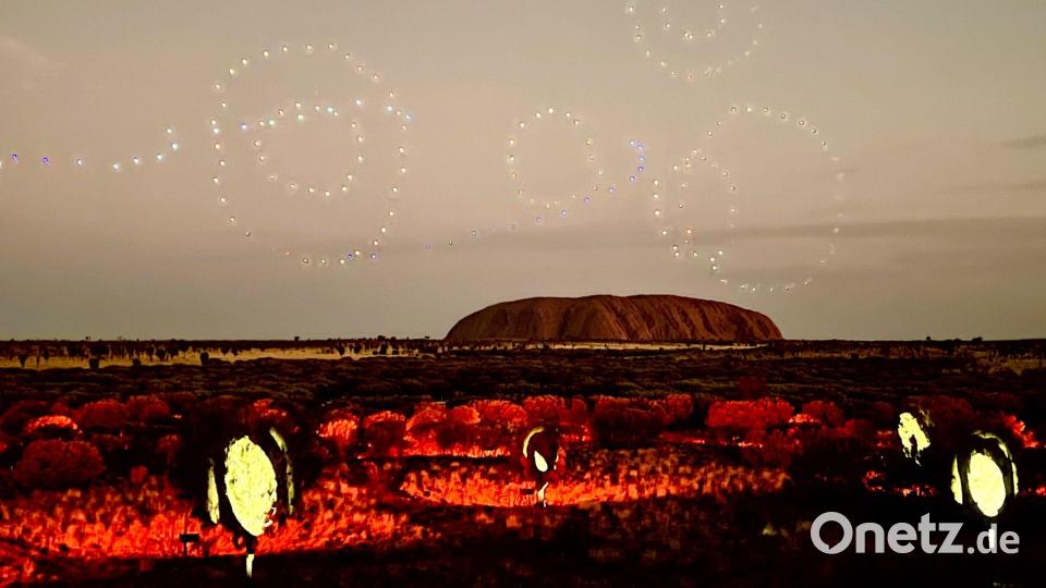 Der Uluru gilt als eines der Wahrzeichen Australiens. (Archivbild) Bild: Carola Frentzen/dpa