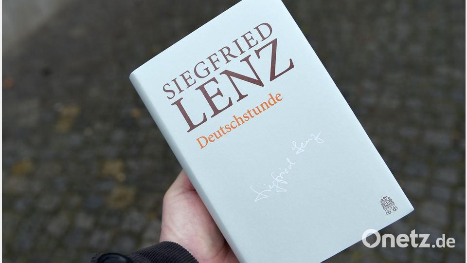 Das Buch „Deutschstunde“ wurde mehrfach verfilmt, zuletzt 2019 mit Tobias Moretti und Ulrich Noethen. (Archivbild) Bild: Carsten Rehder/dpa