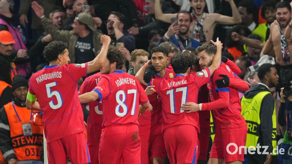 Nach Bradley Barcolas Tor zum 2:0 hatte PSG das Weiterkommen in der Tasche. Bild: Kin Cheung/AP/dpa