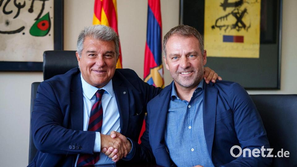 Joan Laporta (l) schwärmt von Hansi Flick (r). (Archivbild) Bild: ---/FC Barcelona/dpa