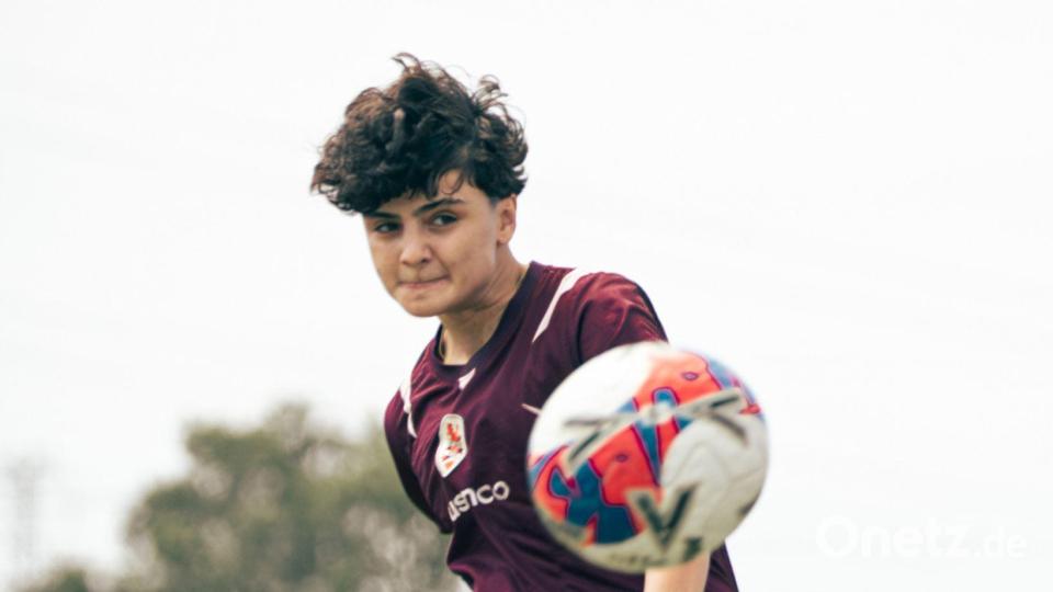 Fatemeh Pasandideh beim Training. Bild: Brisbane Roar/dpa