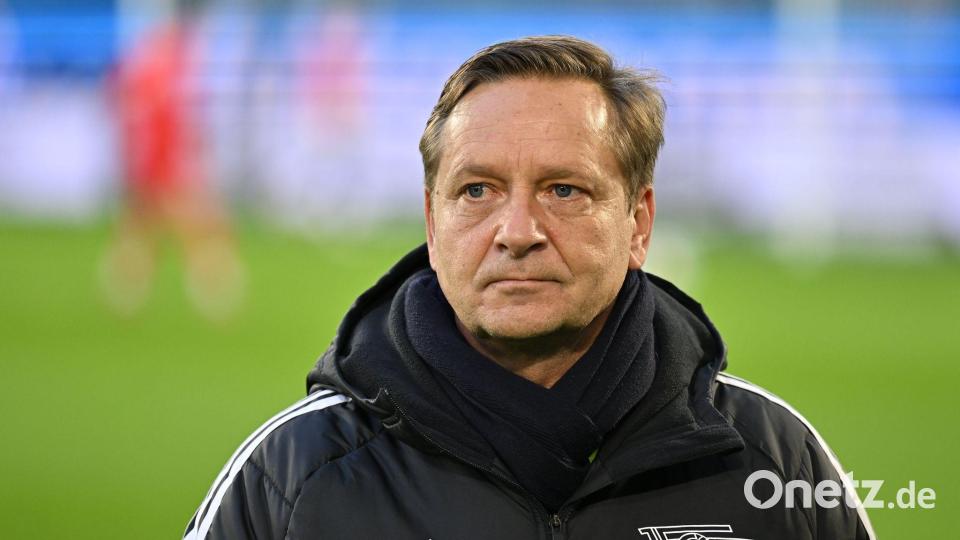 Union-Geschäftsführer Horst Heldt glaubt, dass die Debatte um die Gelb-Rote Karte für Luis Díaz Einfluss auf das Spiel gegen die Bayern haben wird. (Archivbild) Bild: Swen Pförtner/dpa