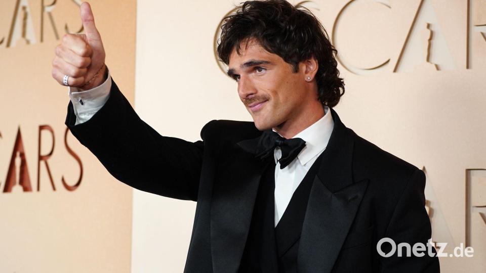 Jacob Elordi trug bei der Oscar-Verleihung einen recht dezenten Schnauzer. (Archivbild) Bild: Jordan Strauss/Invision/AP/dpa