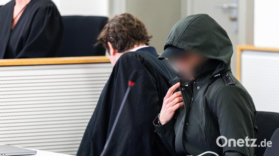 Eine Lehrerin aus Niedersachsen wurde unter anderem wegen Kindesmissbrauchs zu einem Jahr und sechs Monaten auf Bewährung verurteilt. (Archivbild) Bild: Michael Matthey/dpa