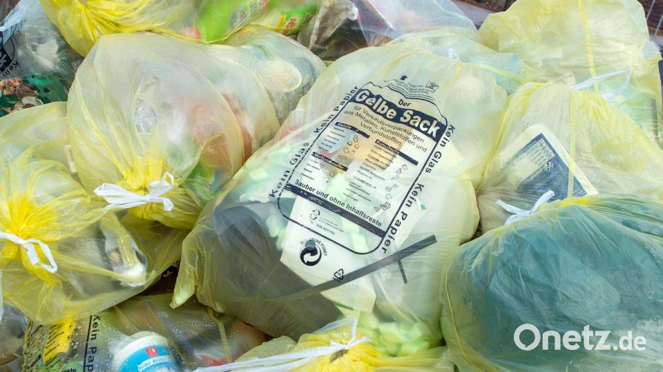 Vieles von dem, was wir in die Gelben Säcke stopfen, wird heute verbrannt. Dabei gibt es bereits Technologien zur kompletten Aufbereitung von Kunststoffen. Symbolbild: Patrick Pleul/dpa-Zentralbild/dpa