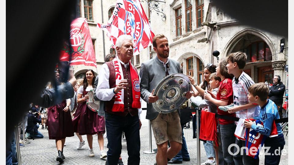 Bayern-Fan Reiter hat seine Ämter bei dem Verein niedergelegt. (Archivbild) Bild: Daniel Löb/dpa
