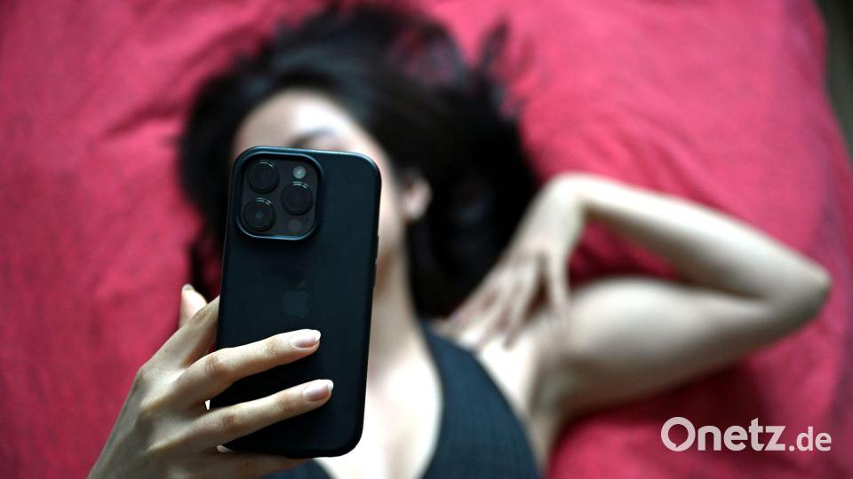 Sich selbstbewusst und sexy zu fühlen ist wohl der Grund für viele, „Thirst Traps“ zu posten. (Symbolbild) Bild: Elisa Schu/dpa