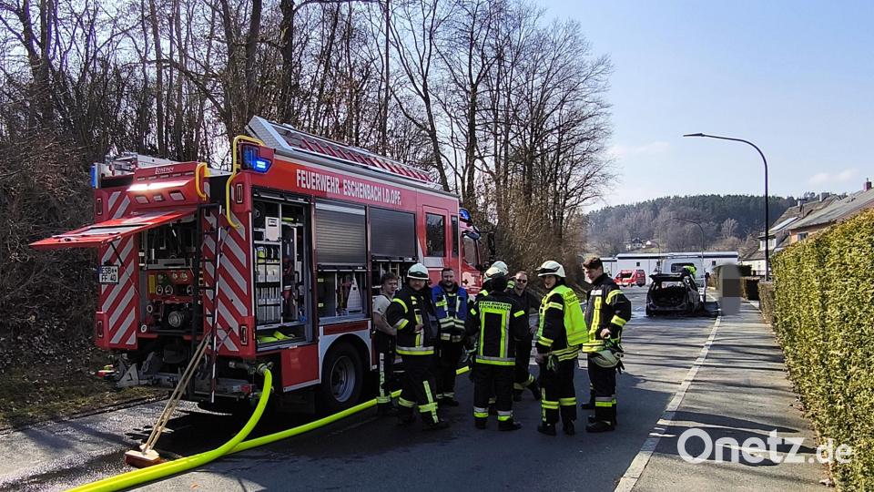 Die Weidelbachstraße musste längere Zeit voll gesperrt werden. Bild: jma