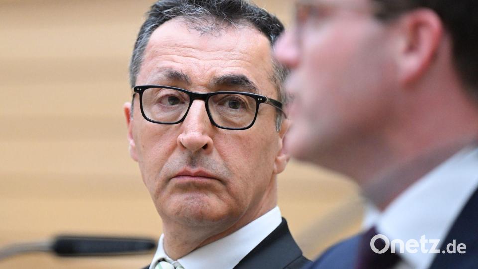 Cem Özdemir will mit Manuel Hagel offizielle Gespräche über eine Regierungszusammenarbeit führen. Bild: Bernd Weißbrod/dpa