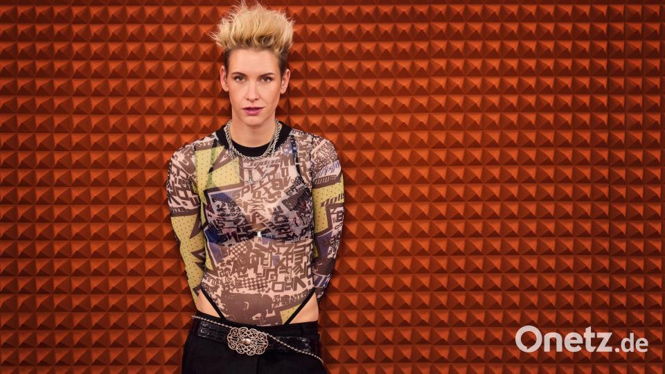 Punk-Rock-Sängerin Ina Bredehorn alias "Deine Cousine" Bild: RTL / Boris Breuer