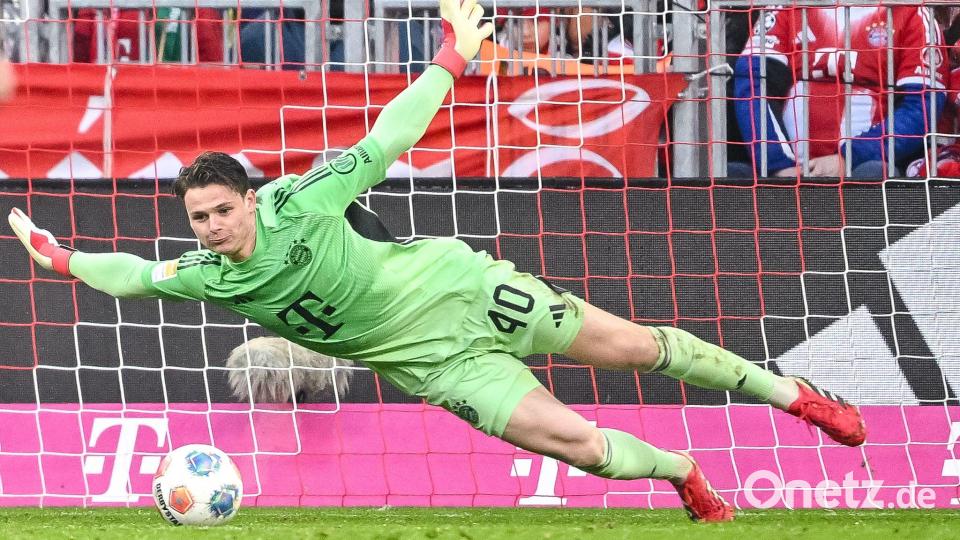 Großer Sprung: Jonas Urbig hat es als Nummer zwei beim FC Bayern ins Nationalteam geschafft. (Archivbild) Bild: Harry Langer/dpa