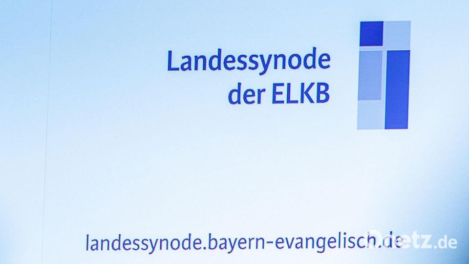 Mehr als 100 Menschen gehören der bayerischen Landessynode an. (Symbolbild) Bild: Armin Weigel/dpa
