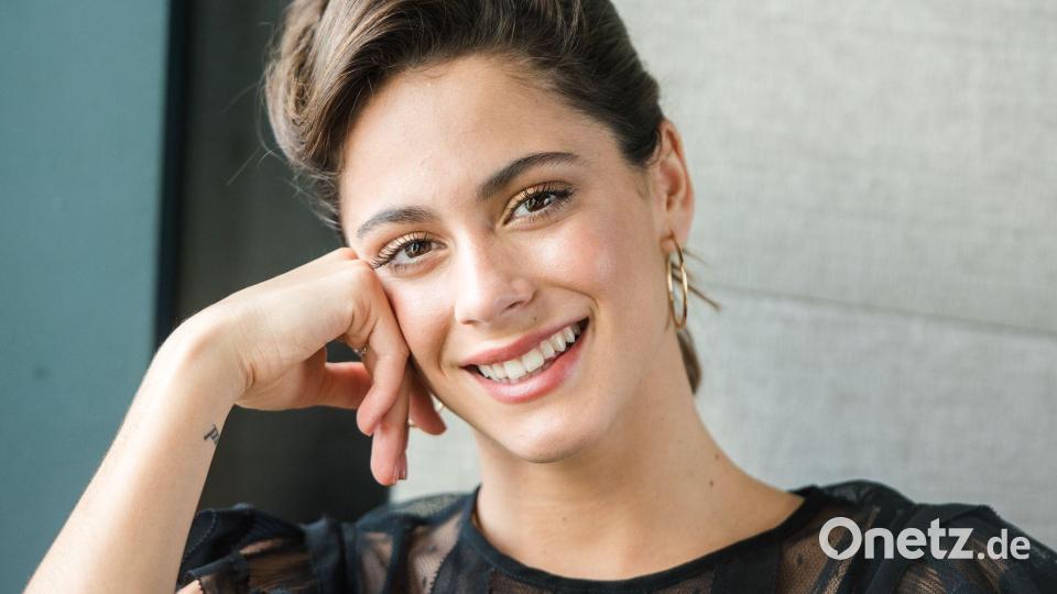 Tini Stoessel konnte für ihr neues Musikvideo Messi als prominenten Komparsen gewinnen. (Archivbild) Bild: picture alliance / Daniel Bockwoldt/dpa