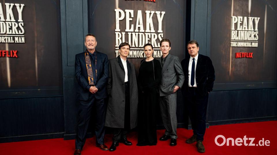 Das „Peaky Blinders“-Team (von links nach rechts): Autor Steven Knight, Cillian Murphy, Rebecca Ferguson, Regisseur Tom Harper und Produzent Guy Heeley. Bild: Fabian Sommer/dpa