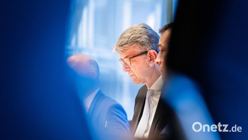 Im Kulturausschuss des Bundestags hatte Wolfram Weimer diese Woche keinen leichten Stand. (Archivbild) Bild: Christoph Soeder/dpa