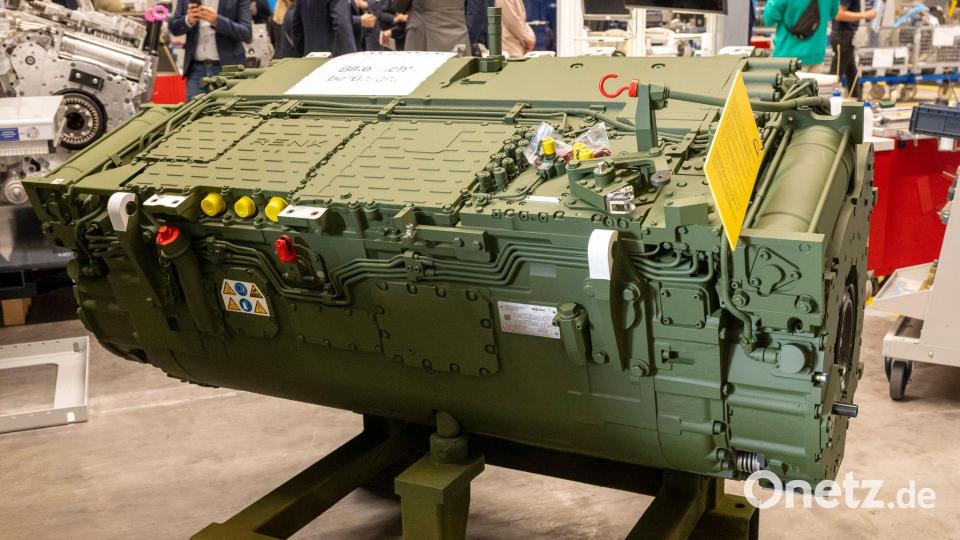 Ein Getriebe von Renk. Bild: Peter Kneffel/dpa