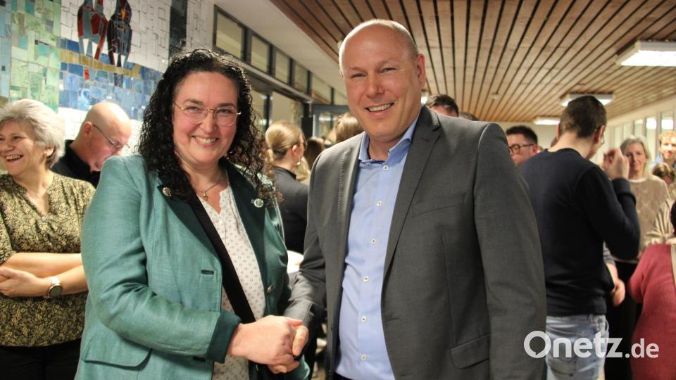 Tina Zeitler (CSU) und Markus Preisinger (Wählergemeinschaft „Jetzt bereit für eigene und neue Wege“ ) gehen in zwei Wochen in die Stichwahl um das Bürgermeisteramt der Marktgemeinde Plößberg. Bild: prh