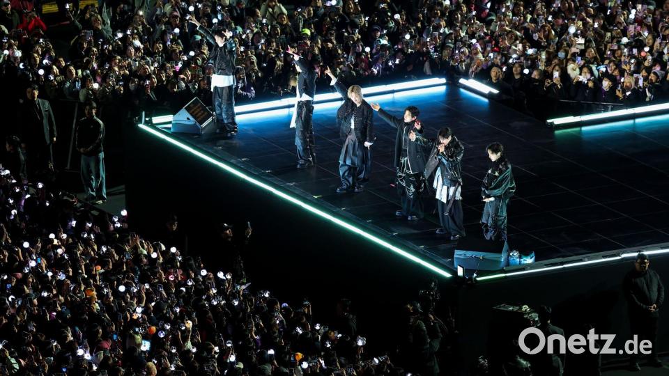 Die „Army“ jubelte der Band zu. Bild: Kim Hong-Ji/Pool Reuters/AP/dpa